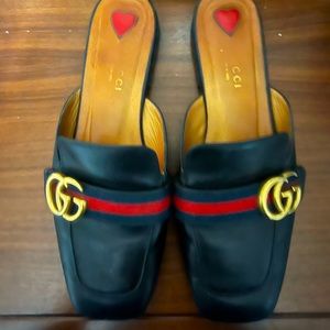 Gucci slippers